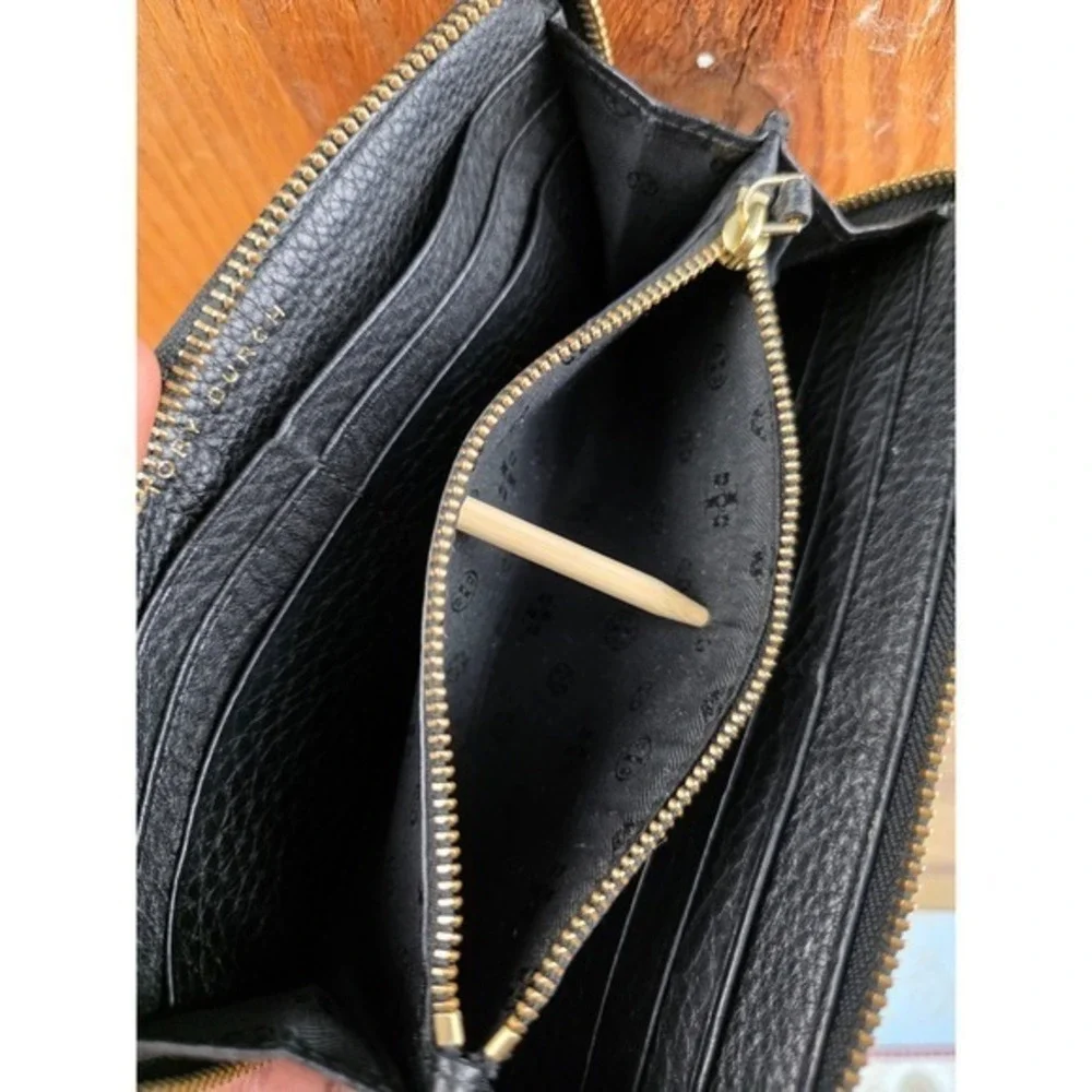 Tory Burch Bombe T Zip Wallet Continental Black Pebbled Leather